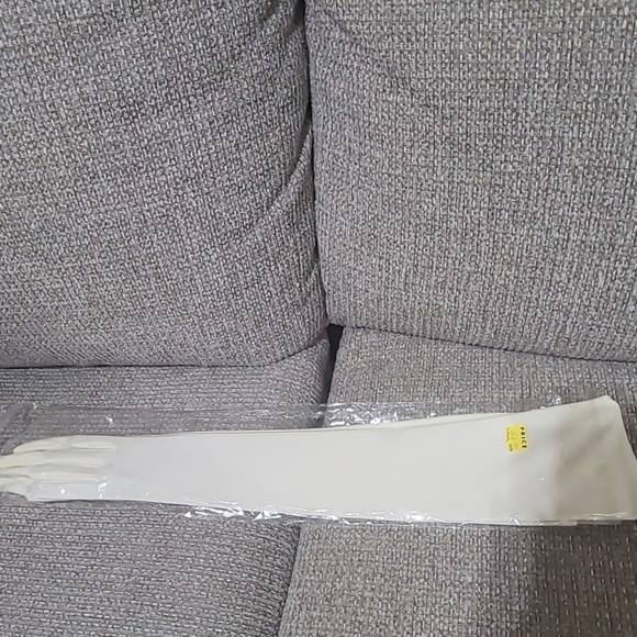 Opera style gloves one pair - Picture 6 of 7